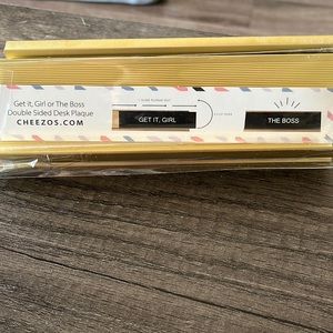 Double sided desk plaque